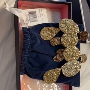 Oscar de La Renta gold finish costume earrings